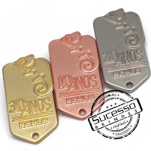 Profissionalismo e personalidade: identidade visual corporativa com broches