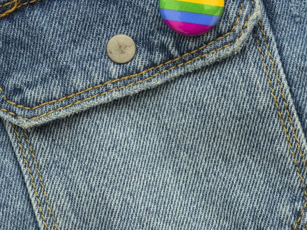 Eventos memoráveis com broches promocionais metálicos