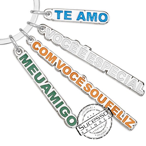 Chaveiros personalizados de metal ou acrílico: Qual escolher para meu brinde?